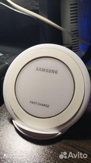 Беспроводное зарядное устройство samsung EP-NG930T