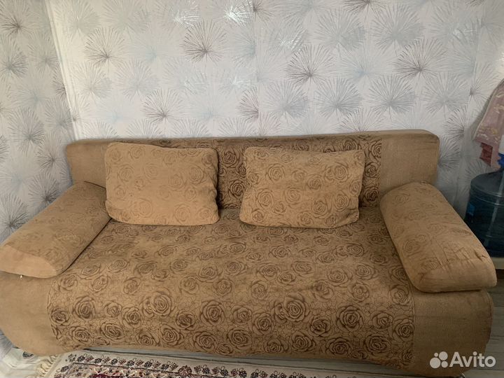 Диван