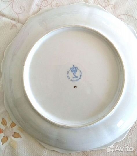 Заварочный чайник на блюде