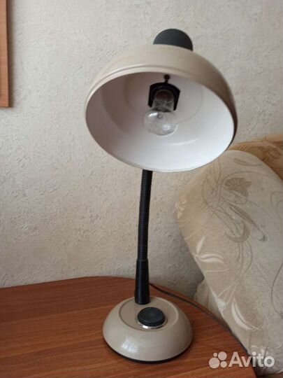 Лампа настольная
