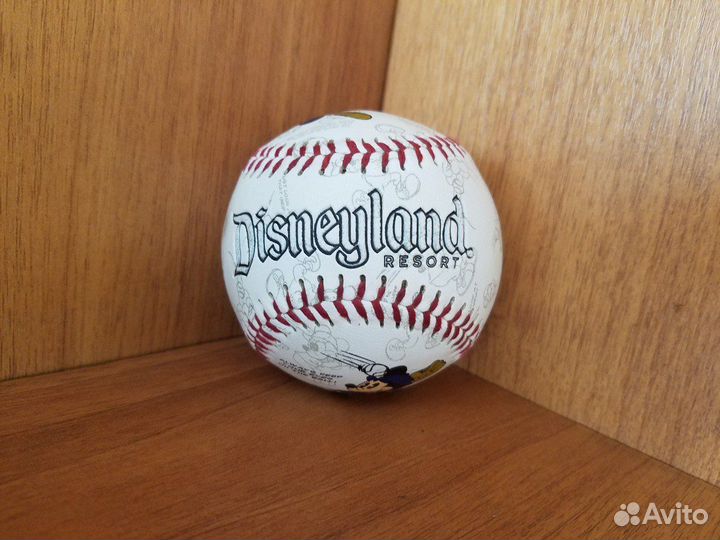 Бейсбольный мяч Диснейленд