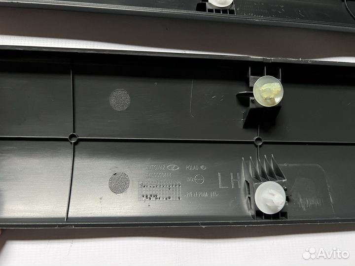 Молдинги дверей LADA Largus