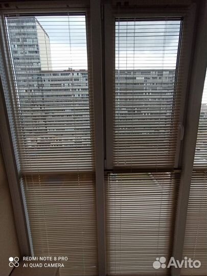 Горизонтальные жалюзи на заказ на балкон