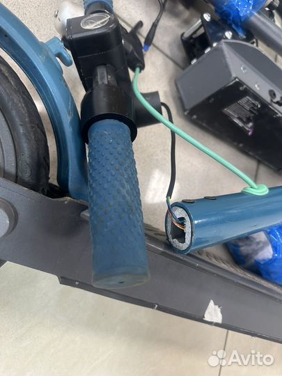 Лот электросамокатов hiper accesstyle