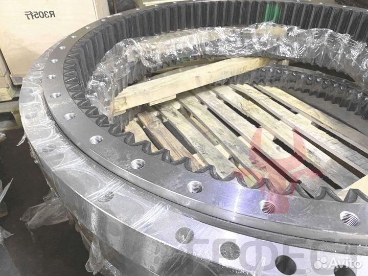 Опорно-поворотный круг Hyundai R330LC-9 81Q9-01020