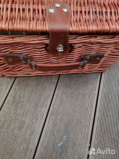 Набор для пикника в чемодане