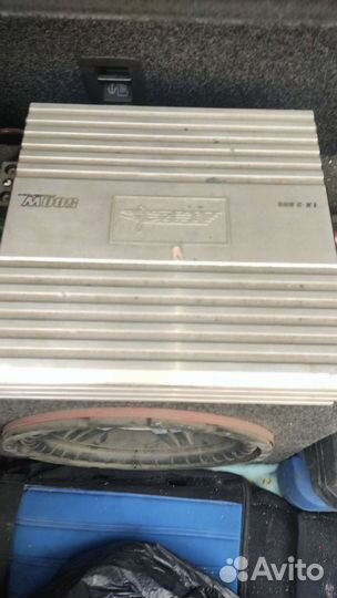 Сабвуфер и усилитель в автомобиль