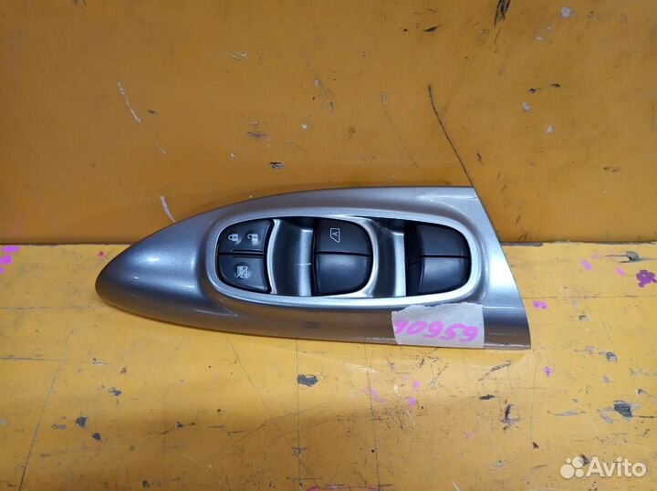 Блок управления стеклопод. прав.перед. Nis/ Juke