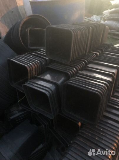 Горшки пластиковые б/у