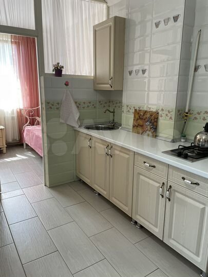 2-к. квартира, 42 м², 3/3 эт.