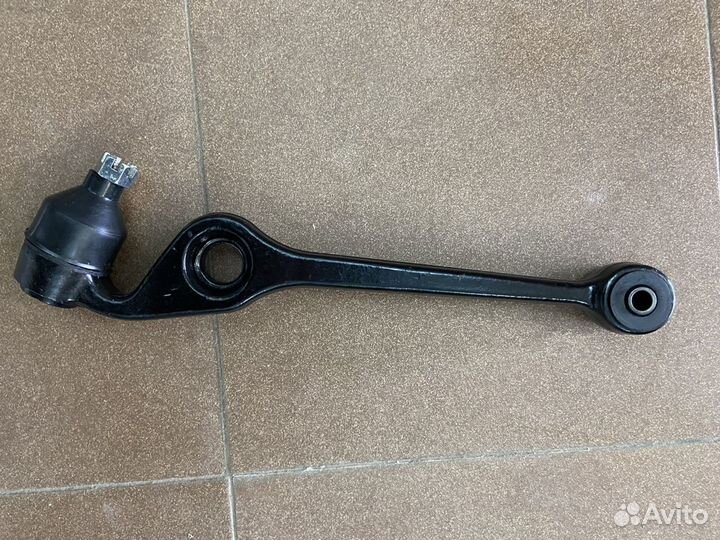 Рычаг передний правый Toyota Duet