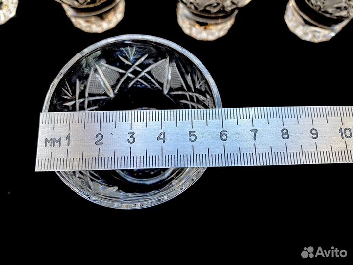 Хрустальные стопки рюмки креманки и бокалы