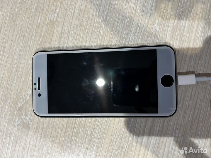 Телефон iPhone 6s