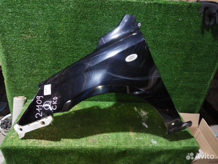 Крыло переднее левое Mazda Demio DY3W