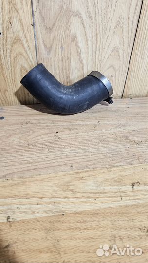 Патрубок интеркулера малый Land Rover Freelander 2