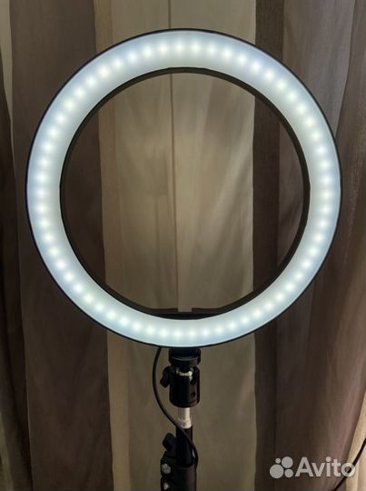 Кольцевая лампа со штативом d26