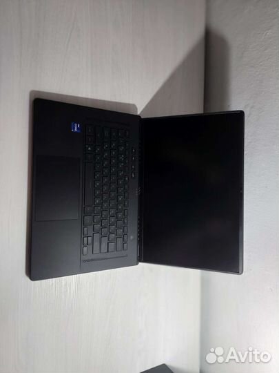 Asus ROG zephyrus m16