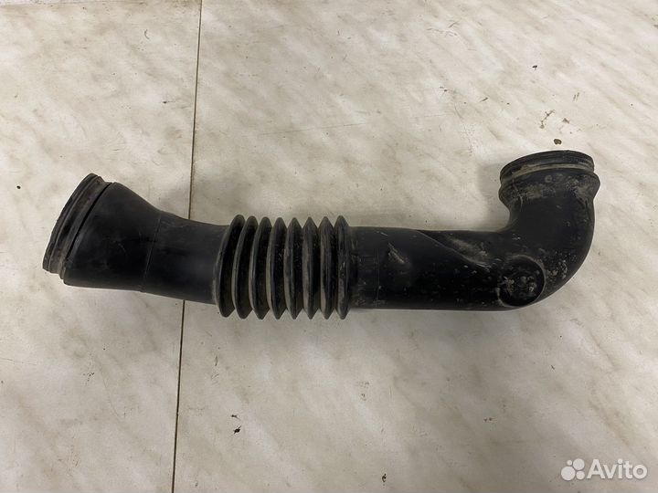 Воздушный патрубок Ford Fusion