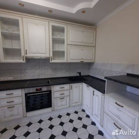 Кухня с антресолями артикул 84151