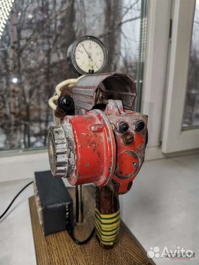 Инсталляция в стиле постапокалипсис