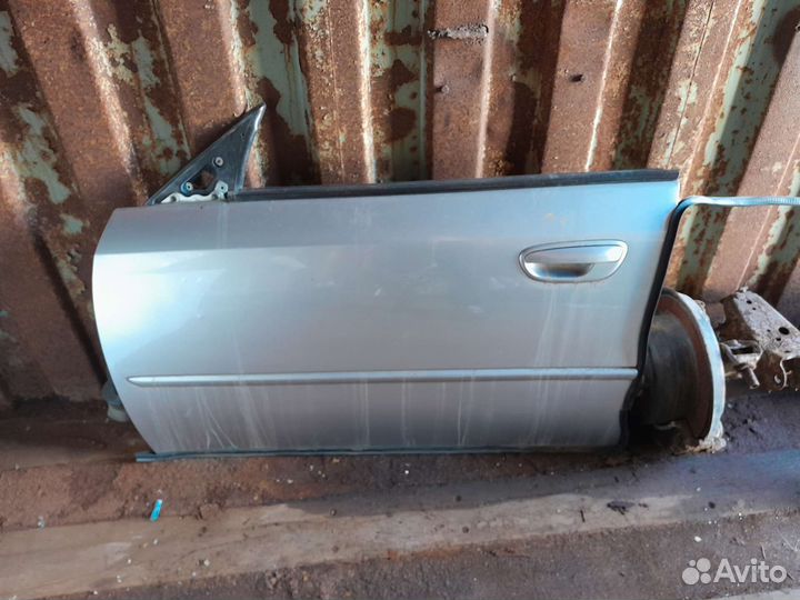 Дверь передняя левая Subaru Legacy