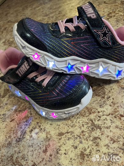 Кроссовки для девочки