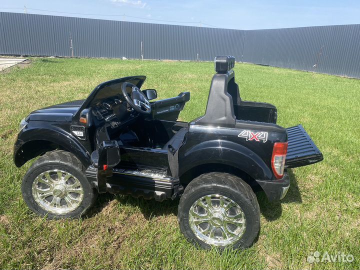 Детский автомобиль на аккумуляторе