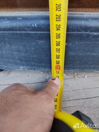 Дверь металлическая со стеклом