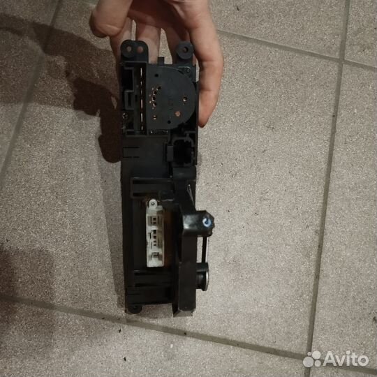 Блок управления климатом nissan primera p 10