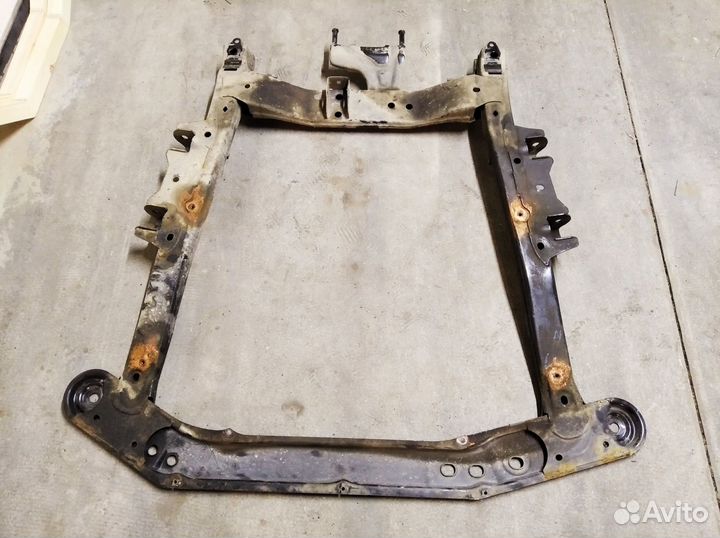 Подрамник Ларгус 16 кл с авс