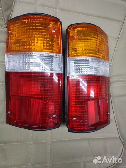 Задние фонари toyota hilux106