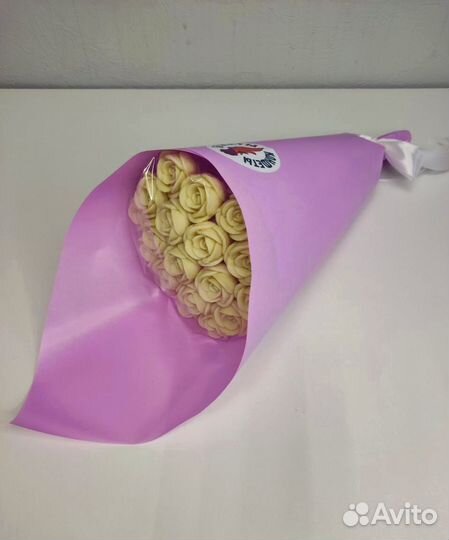 Розы из Белого Шоколада - 19 шт в Букете