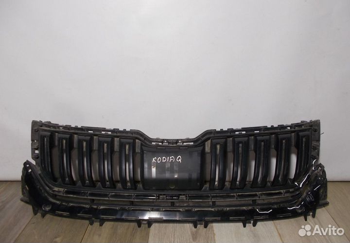 Решетка радиатора бу Skoda Kodiaq OEM 565853653A