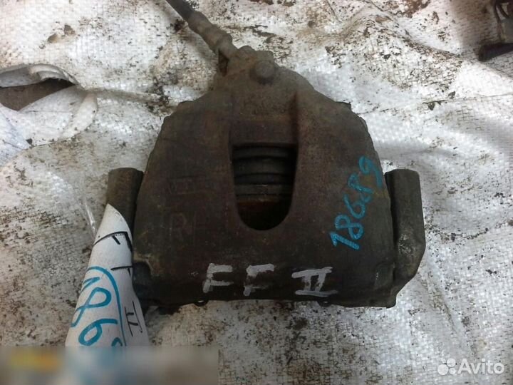 Суппорт передний правый Ford Focus II 2005-2008