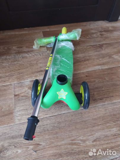 Самокат детский трехколесный новый