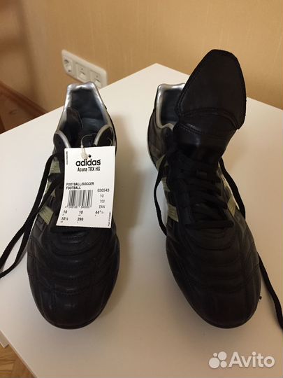 Футбольные бутсы adidas (размер 43) новые