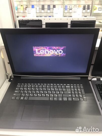 М96) Lenovo ideapad 330-17AST