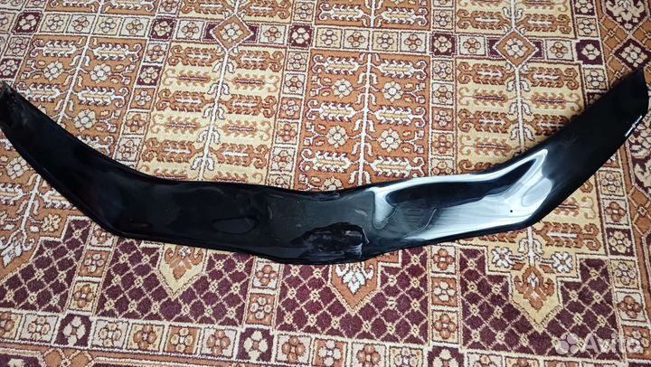 Дефлектор капота