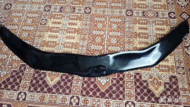 Дефлектор капота