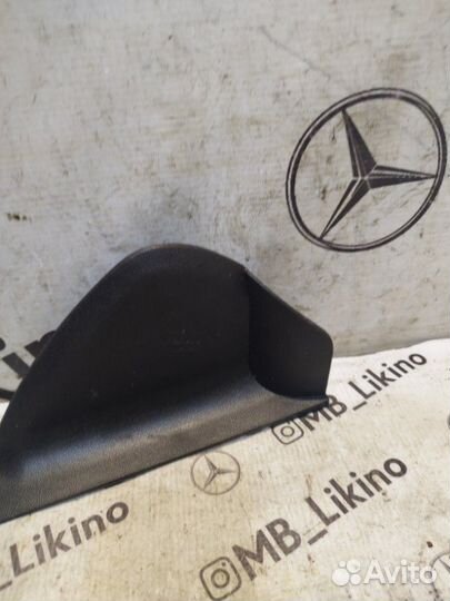 Накладка торпедо правая Mercedes Gl X164