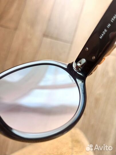 Солнцезащитные очки Chanel