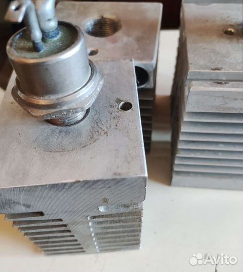 Диоды силовые и тиристоры с радиаторами