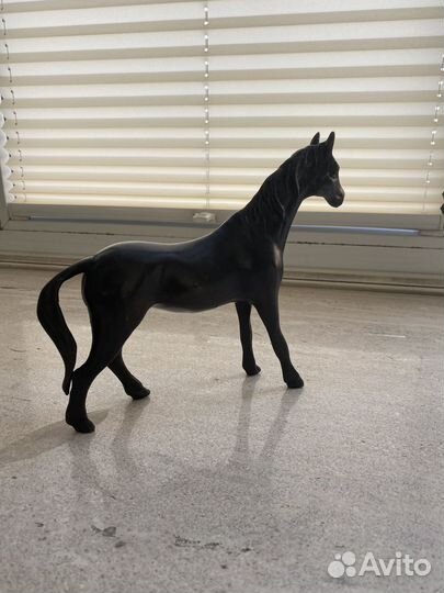 Бронзовая статуэтка