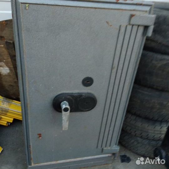 Вскрытие замков межкомнатных дверей