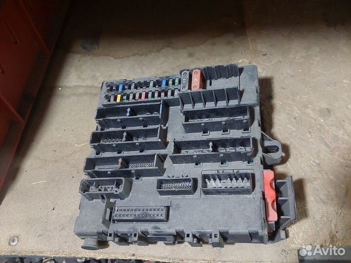 Блок предохранителей saab 9-3 Opel Vectra C