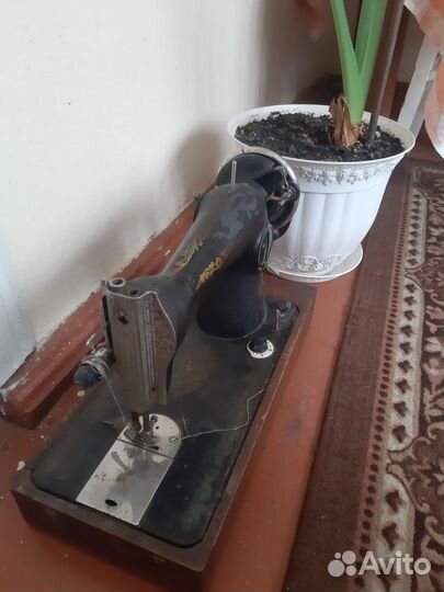 Швейная машина подольская