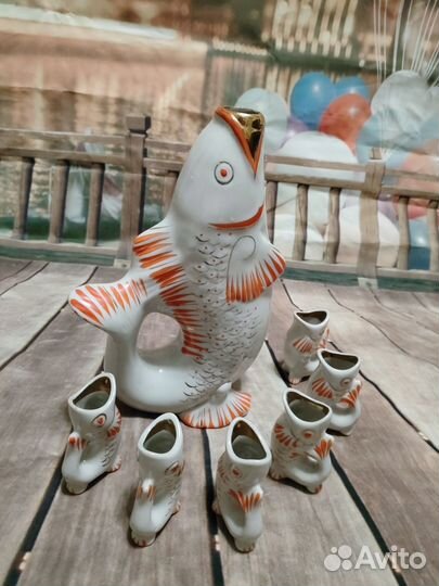 Набор рюмки и бутылка