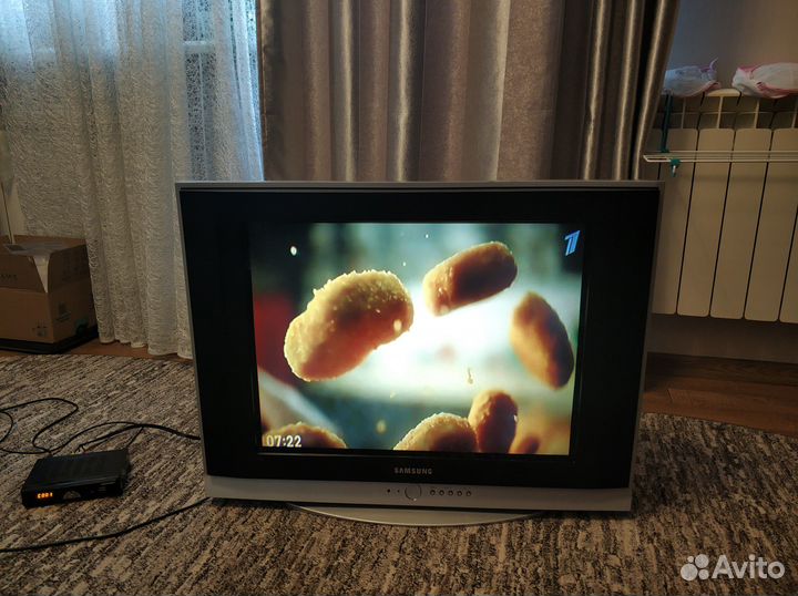 Телевизор samsung