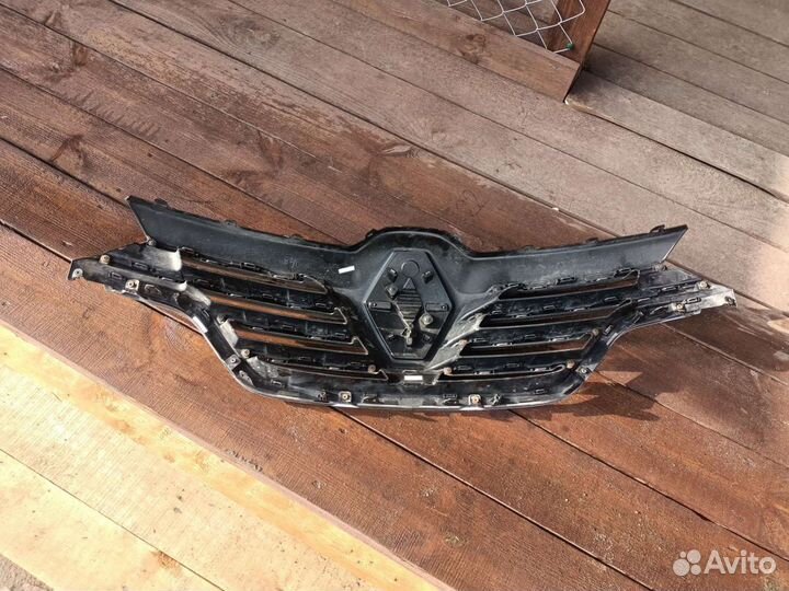 Решетка радиатора Рено колеос