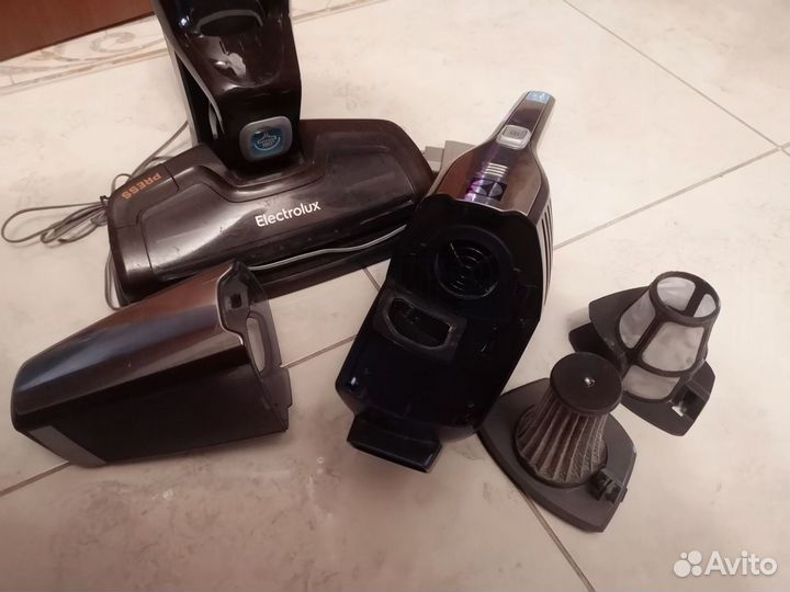 На запчасти пылесос Electrolux ErgoRapido ZB3211